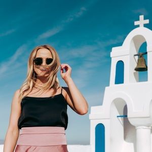 Meet your Posher, Elise